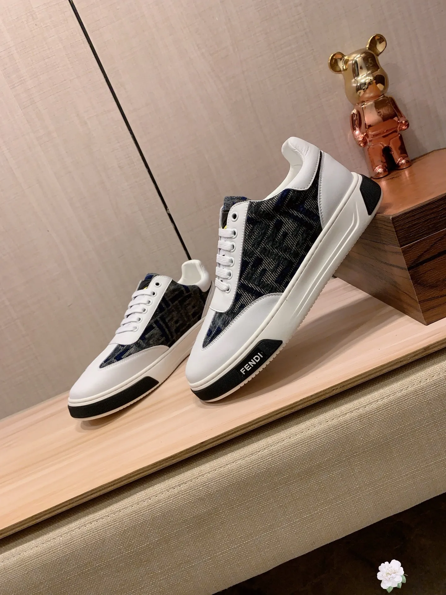 Men's men's shoes 💰420💰💰🎩🎩[Lightning][Lightning] "FENDI*" The latest and most popular casual shoes, top brand [Seduce] luxury ~ purchasing agent, top quality ~. [Strong] The upper is made of imported breathable cowhide with material ➕ breathable sheepskin feet (•) and fine workmanship. The original stylish and stylish soft rubber wear-resistant and non-slip outsole is light and comfortable on the feet. The real thing looks better when photographed in person. 0099: code: 38-44, 4️⃣ colors selected